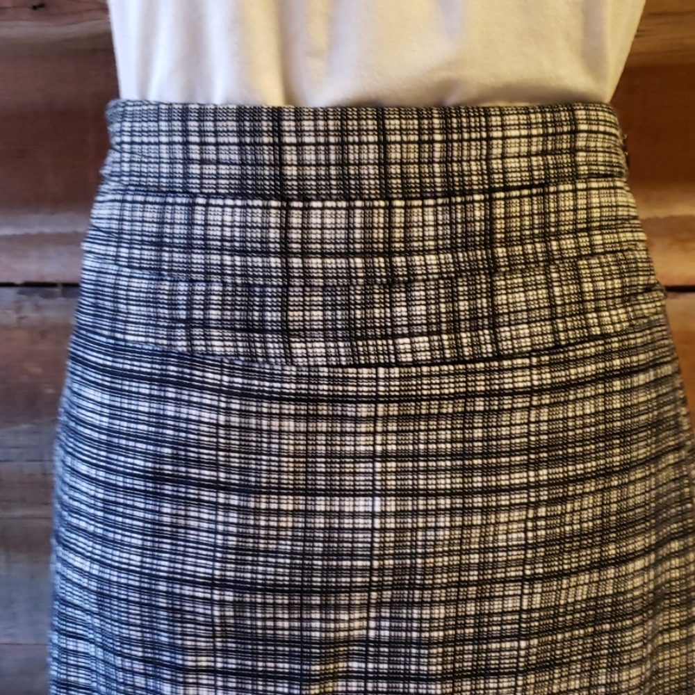 The Limited size 2 pencil skirt - Picture 3 of 6